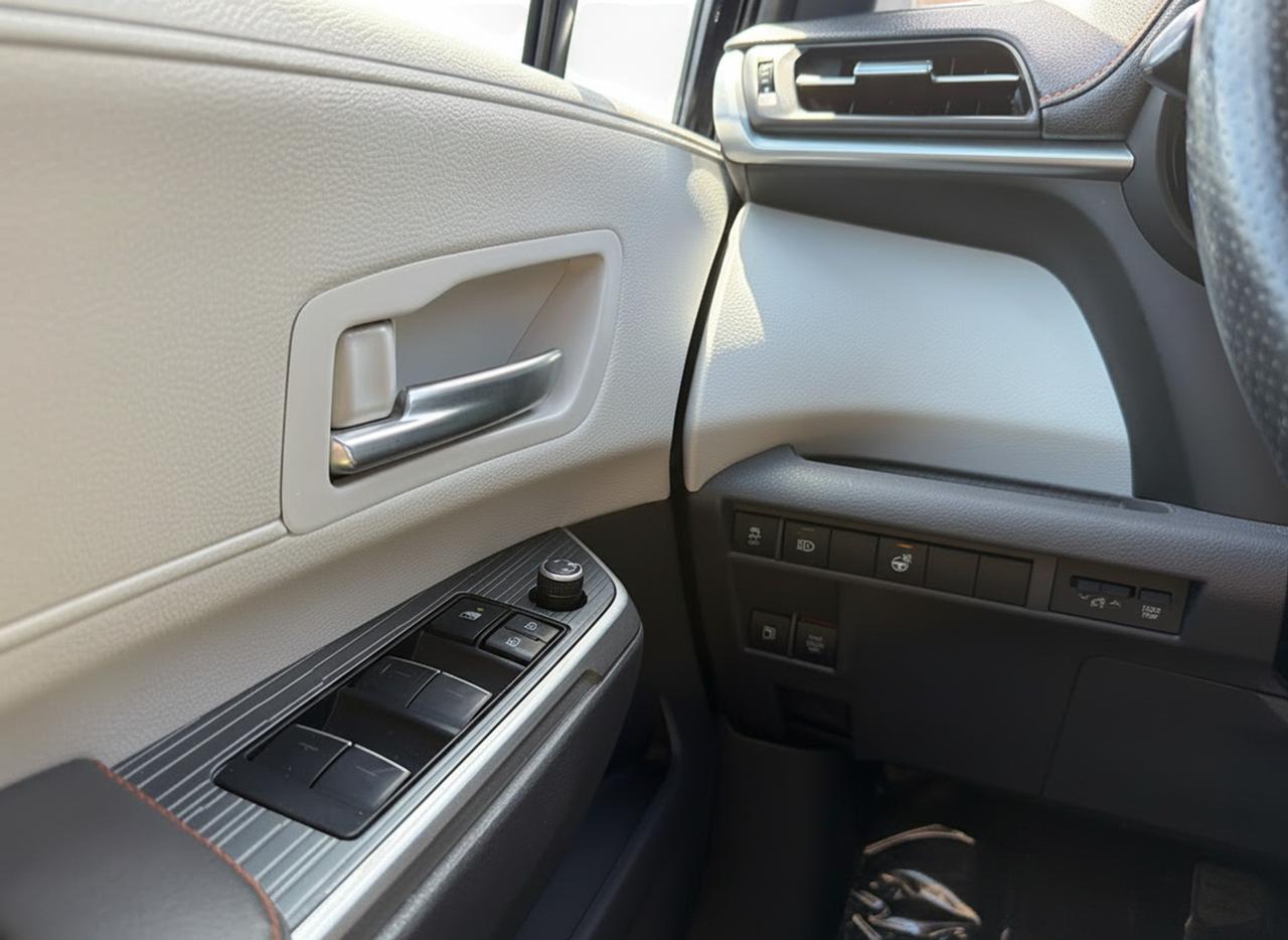 2021 Toyota Sienna XSE 7-Passenger FWD Photo