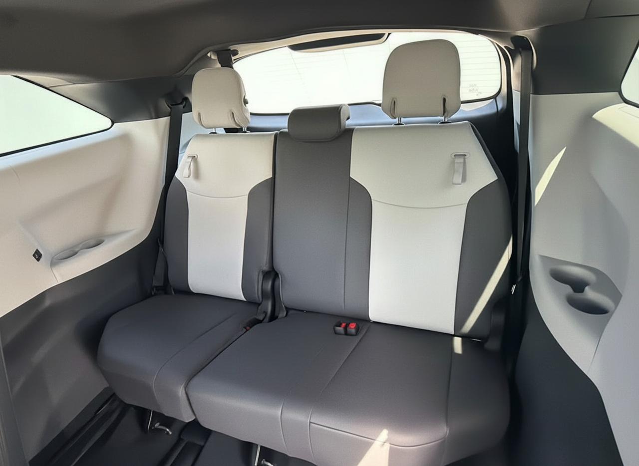 2021 Toyota Sienna XSE 7-Passenger FWD Photo