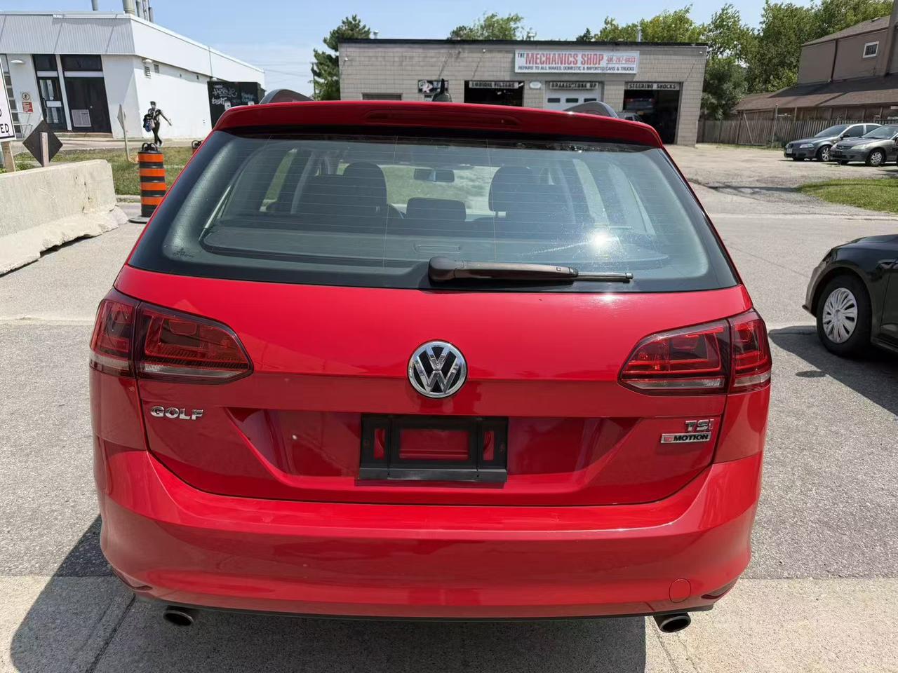 2017 Volkswagen Golf SportWagen 4dr DSG 1.8 TSI Trendline 4MOTION Photo