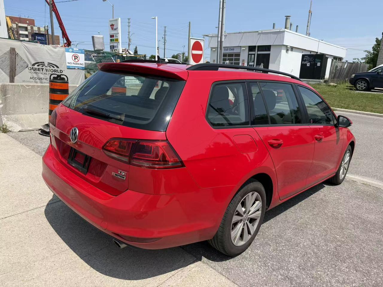 2017 Volkswagen Golf SportWagen 4dr DSG 1.8 TSI Trendline 4MOTION Photo