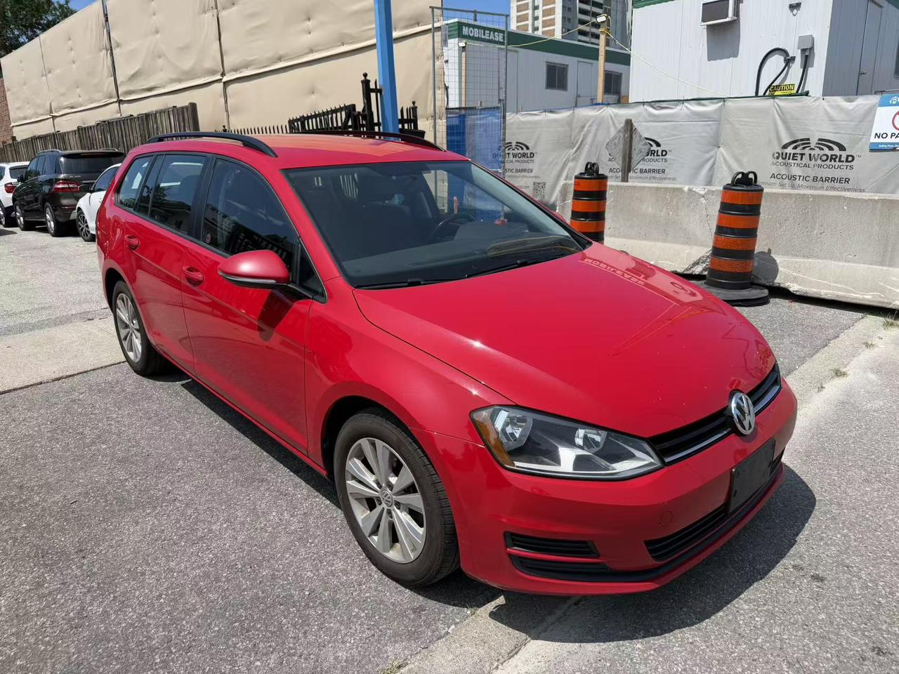 2017 Volkswagen Golf SportWagen 4dr DSG 1.8 TSI Trendline 4MOTION Photo