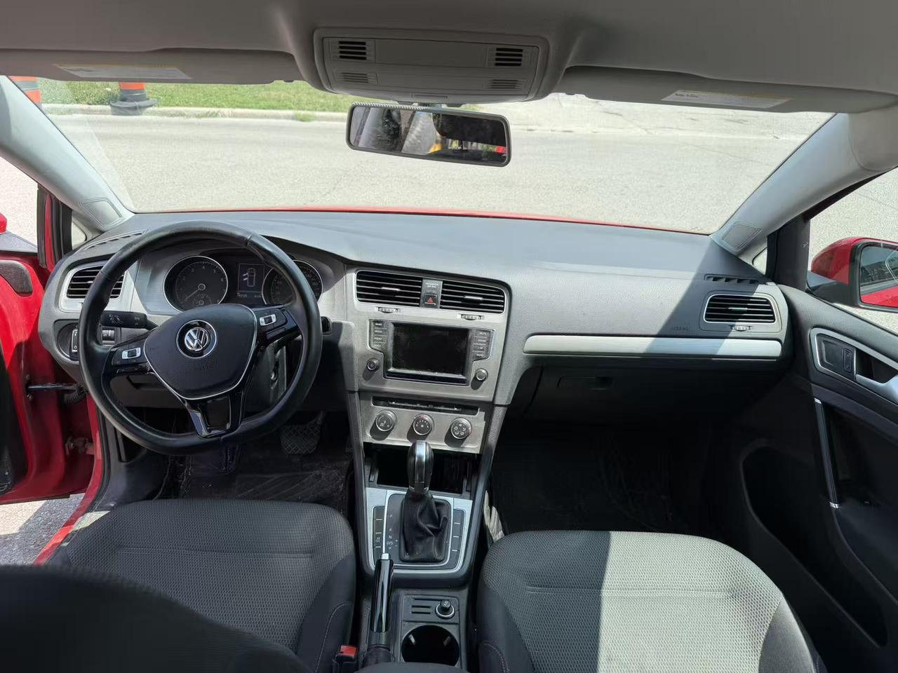 2017 Volkswagen Golf SportWagen 4dr DSG 1.8 TSI Trendline 4MOTION Photo