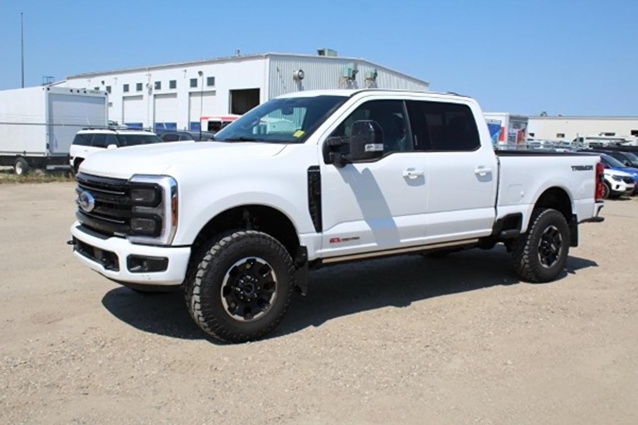 2026 Ford F-350 Platinum Tremor w/H&C L, p.S/R, NAV, BUC, PRB, HUD - Photo #1