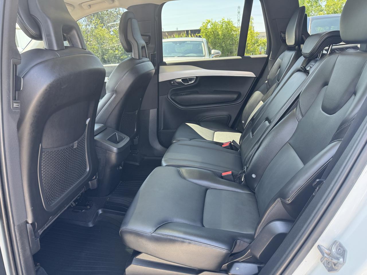 2017 Volvo XC90 T5 Momentum Photo