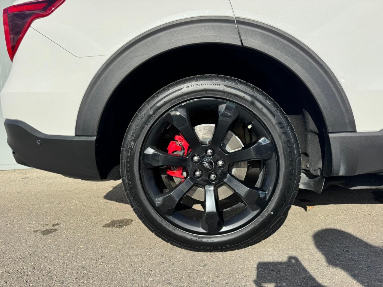 2021 Ford Explorer ST 4WD Photo