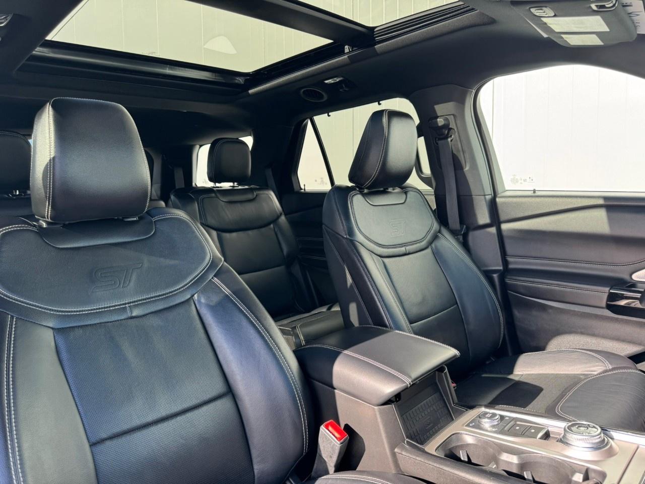 2021 Ford Explorer ST 4WD Photo