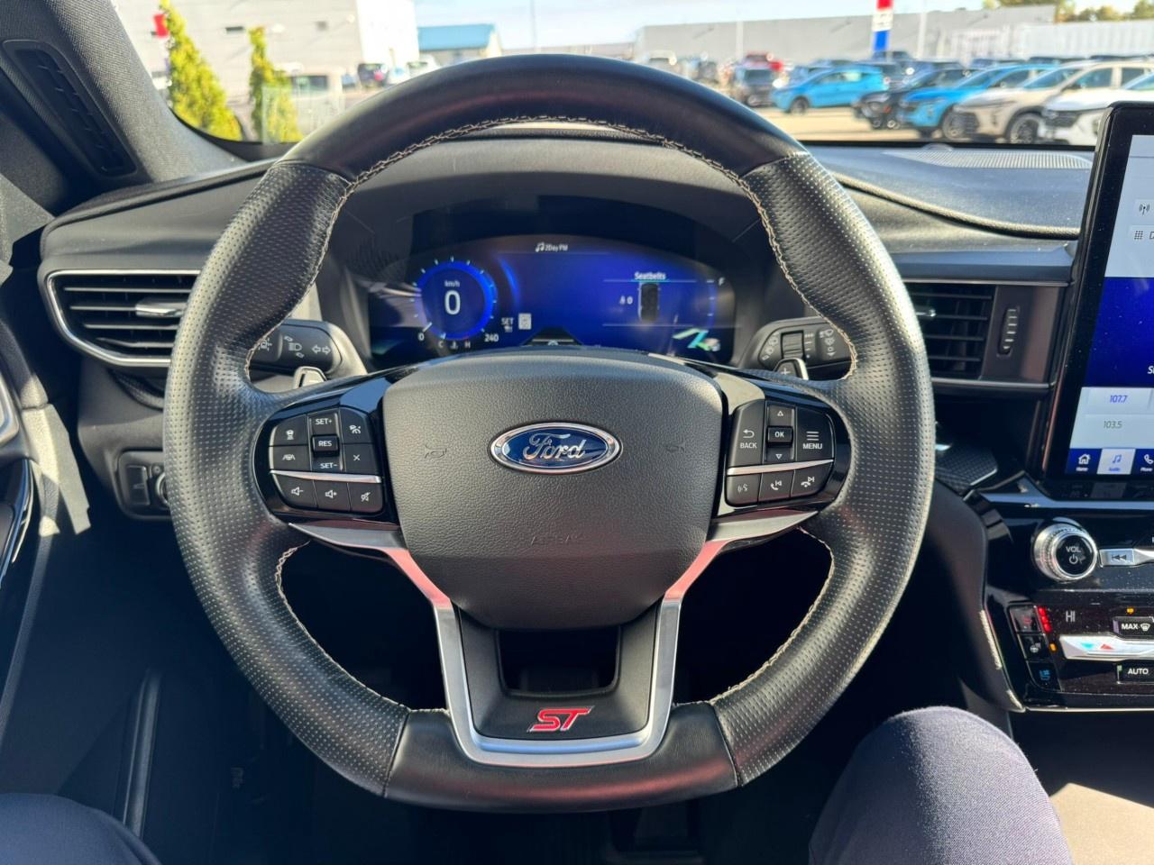 2021 Ford Explorer ST 4WD Photo