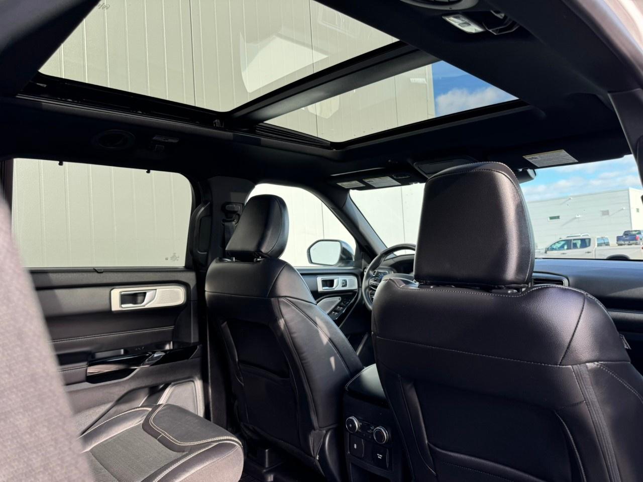 2021 Ford Explorer ST 4WD Photo