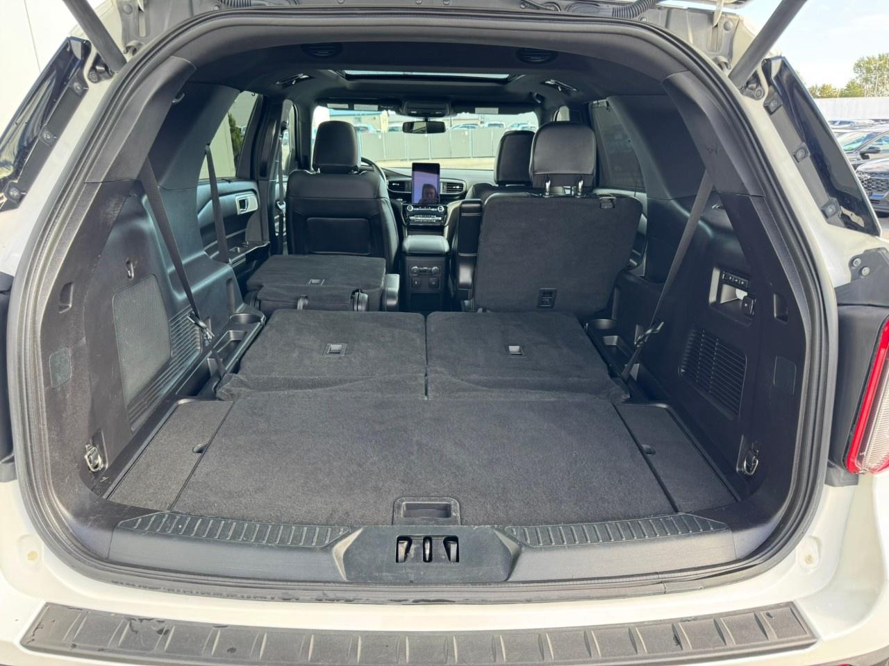 2021 Ford Explorer ST 4WD Photo