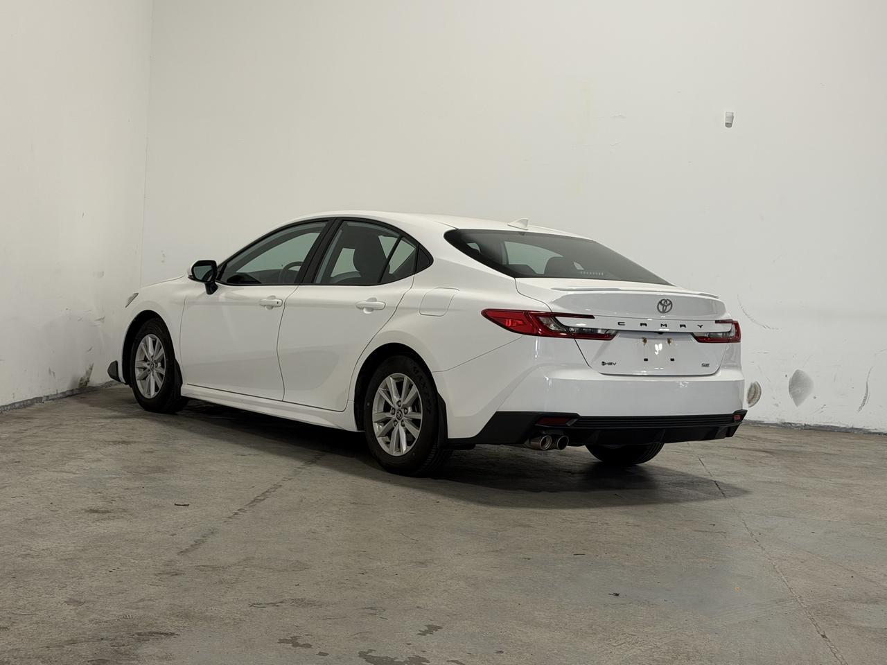 2025 Toyota Camry SE HYBRID | ADAPTIVE CRUISE | CARPLAY | LEATHER Photo