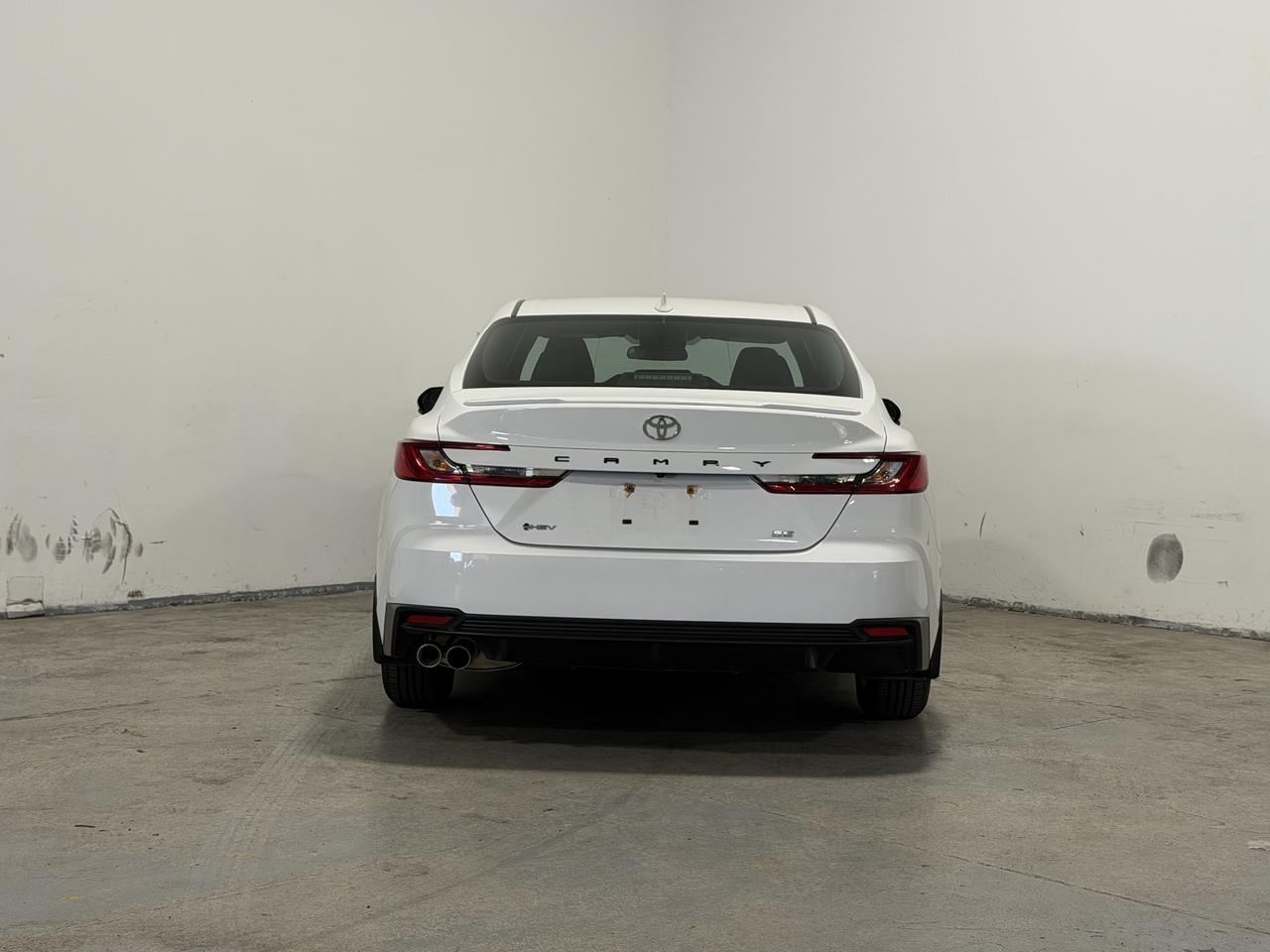 2025 Toyota Camry SE HYBRID | ADAPTIVE CRUISE | CARPLAY | LEATHER Photo4