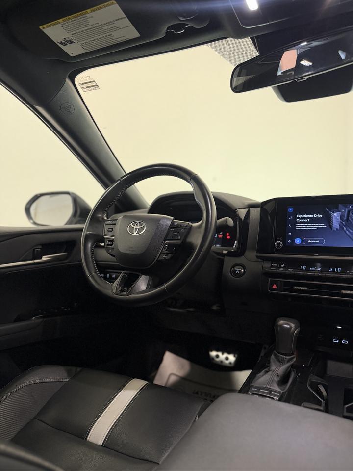 2025 Toyota Camry SE HYBRID | ADAPTIVE CRUISE | CARPLAY | LEATHER Photo