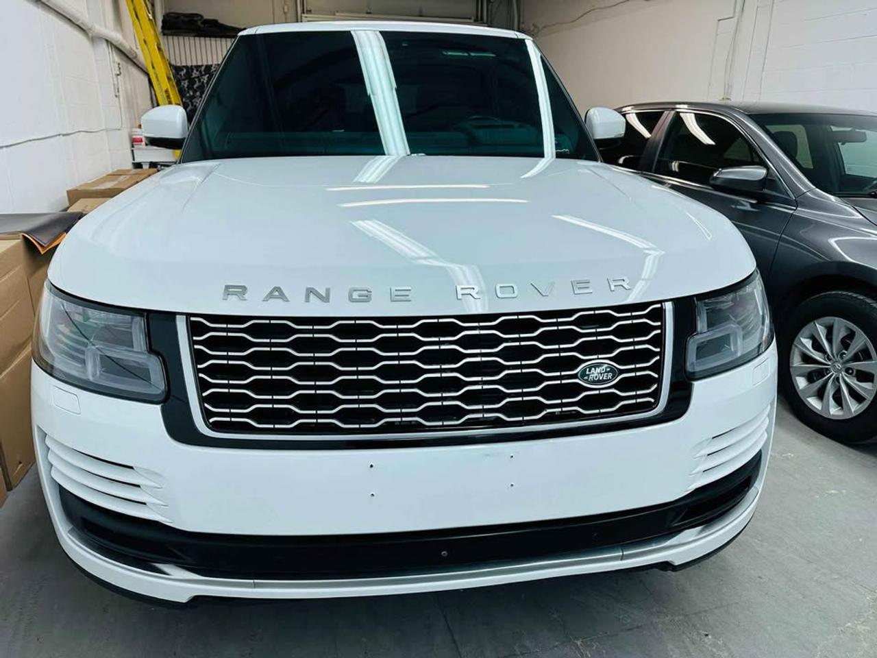 <p>Mint clean Land Rover. <br>Supercharged, long wheel based, 360 camera, panoramic roof and more. <br>Priced to sell. <br>Only serious inquiries only</p>