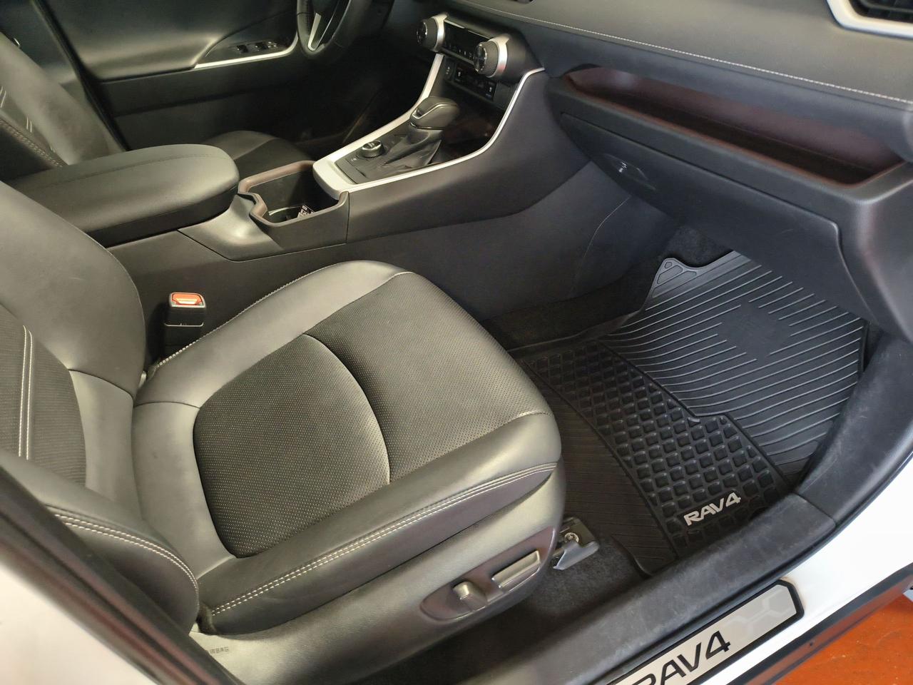 2022 Toyota RAV4 Hybrid Limited Photo0