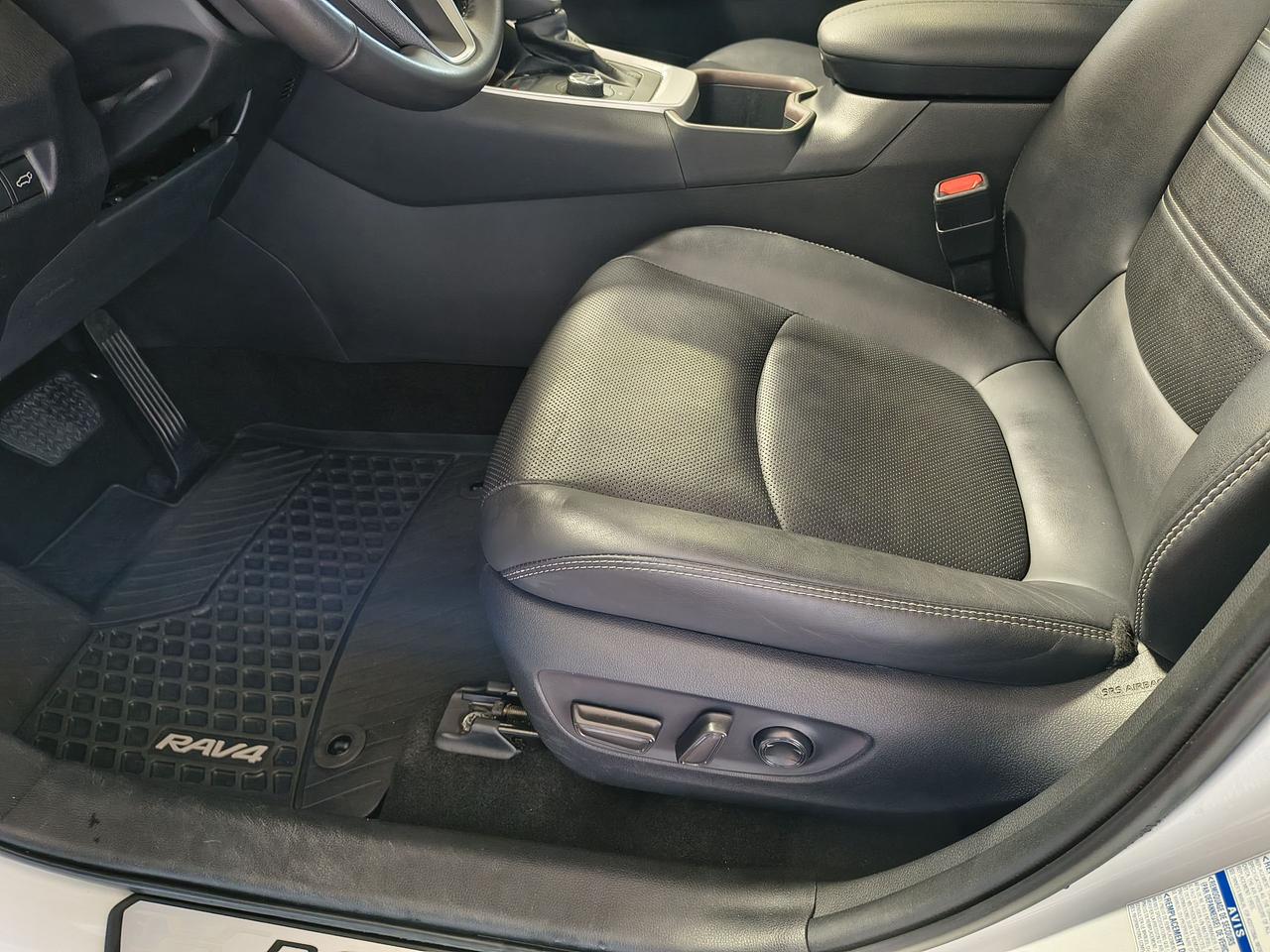 2022 Toyota RAV4 Hybrid Limited Photo