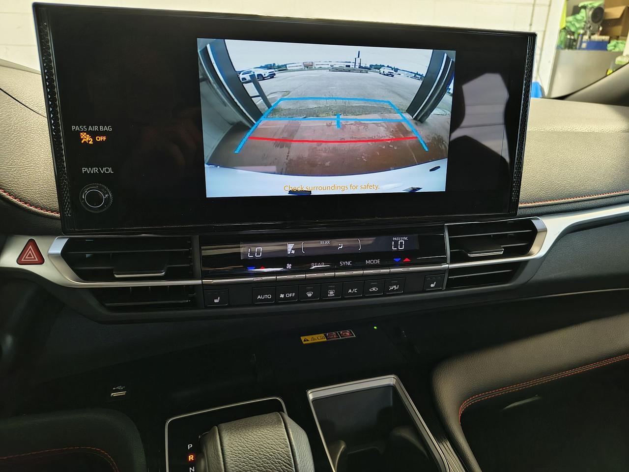 2025 Toyota Sienna XSE Photo0