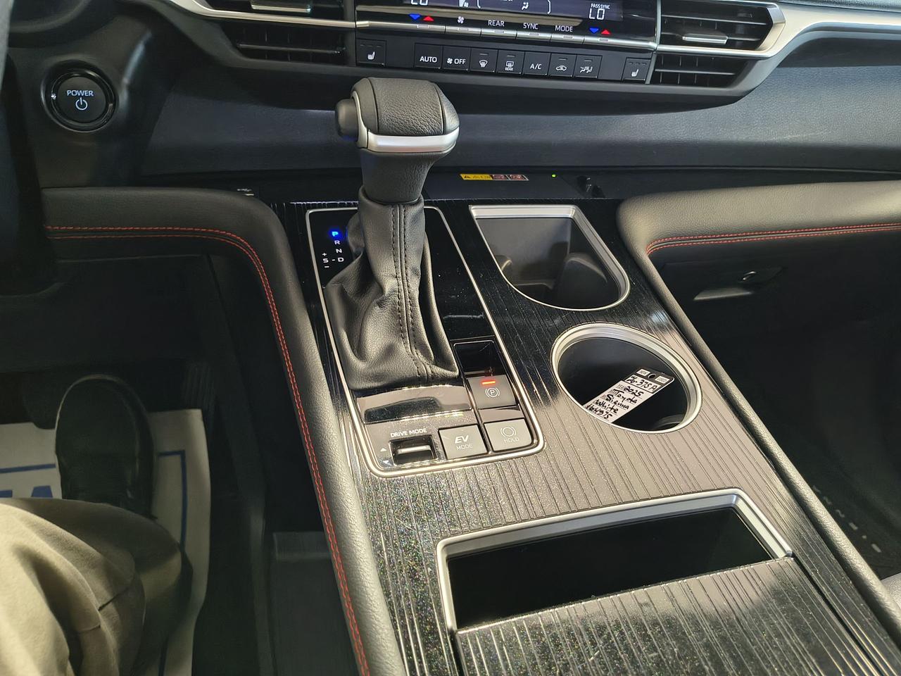 2025 Toyota Sienna XSE Photo0