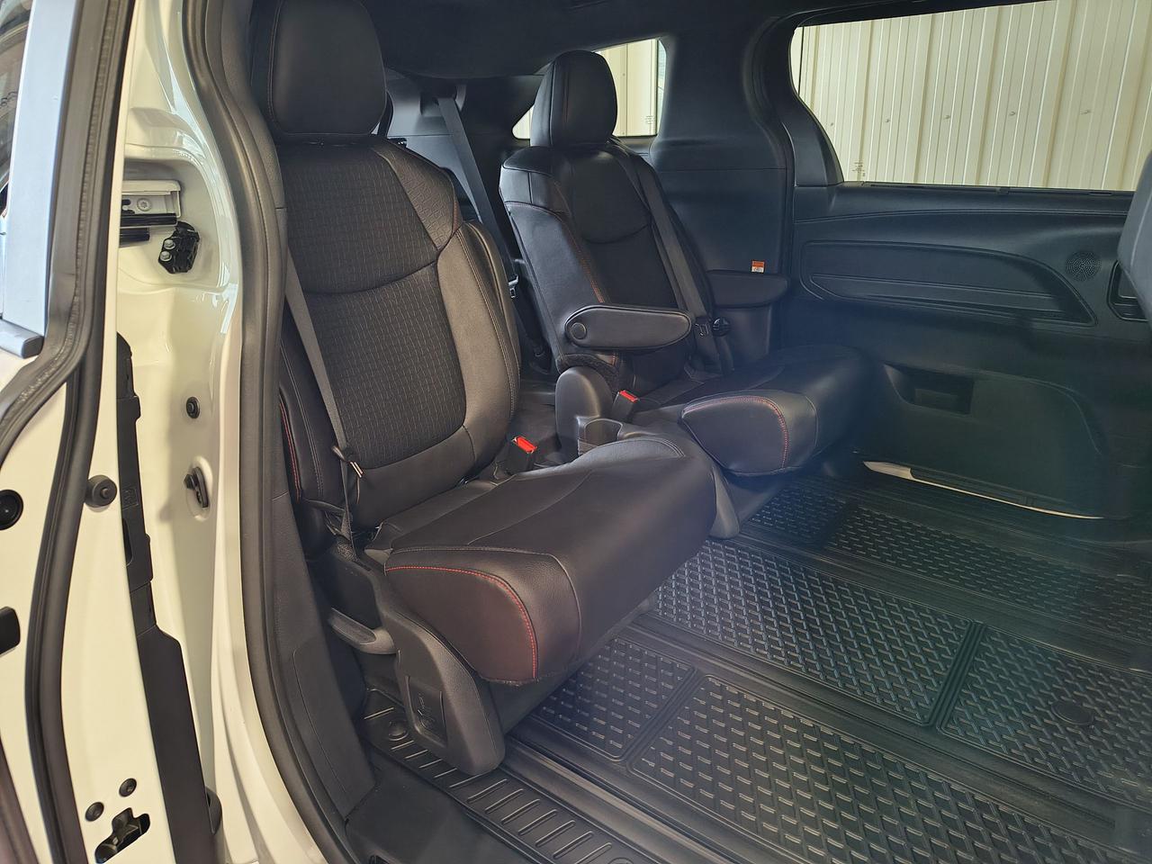 2025 Toyota Sienna XSE Photo