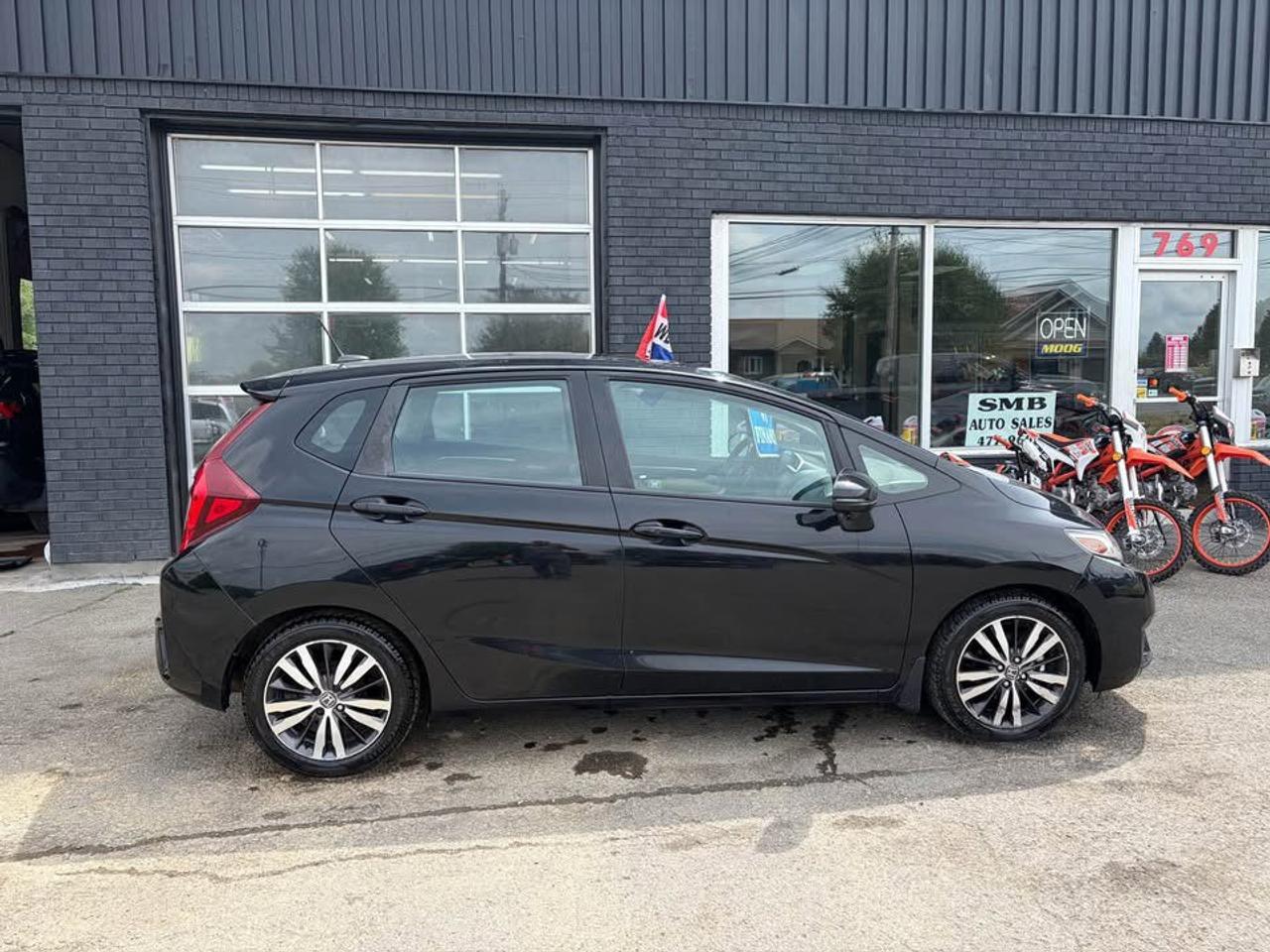 <p><span>2015 Honda Fit Hatchback Driven 238,000 kilometers 2015 Honda Fit Financing & Warranty available Delivery available 1.5L Automatic 238,000km Fully Loaded Heated leather seats Back up camera Sunroof Trailer hitch Very clean, Good shape, Works good Inspected until June 2028 Licensed until Sept 2026</span></p>