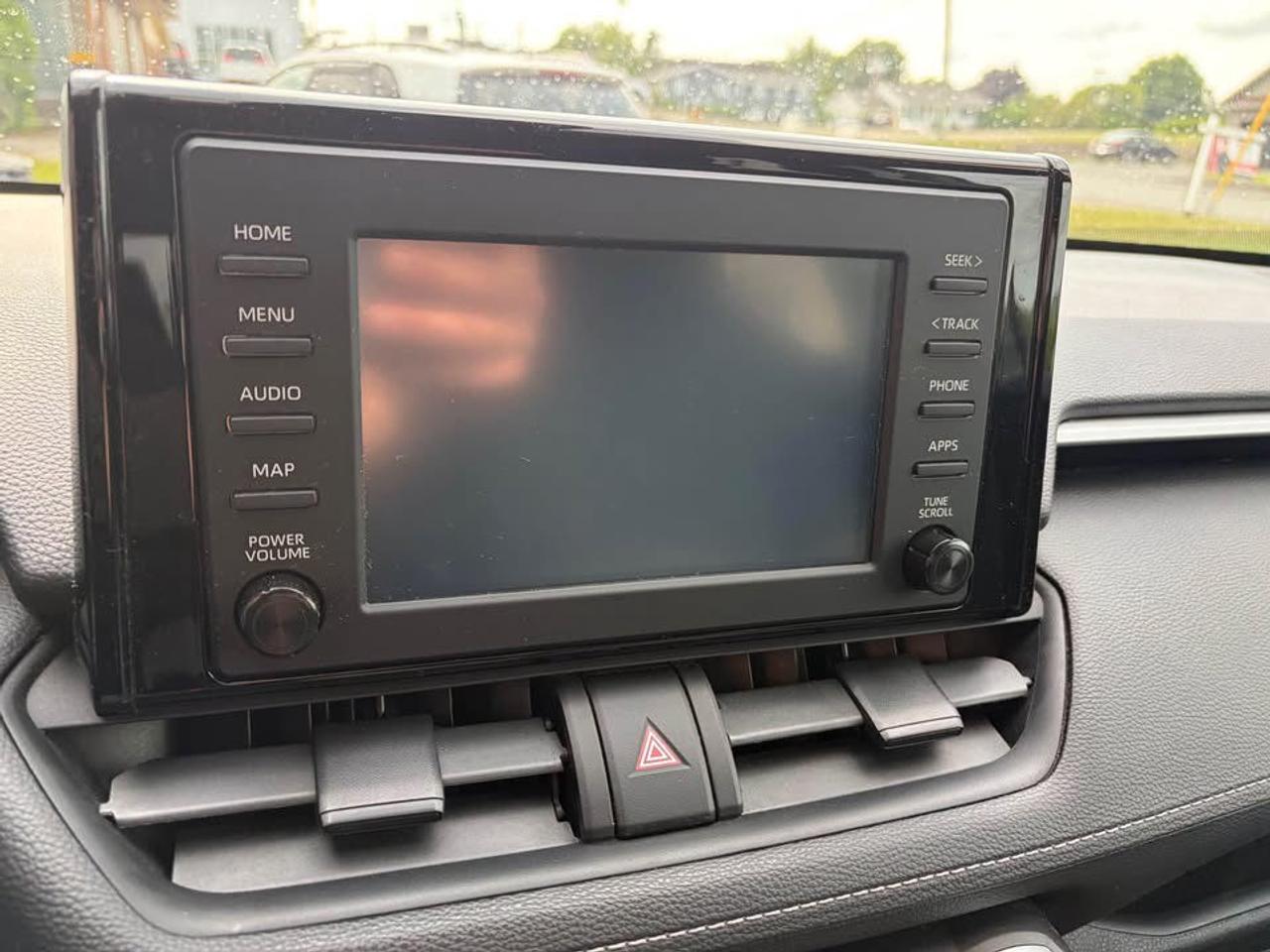 2020 Toyota RAV4 LE Photo