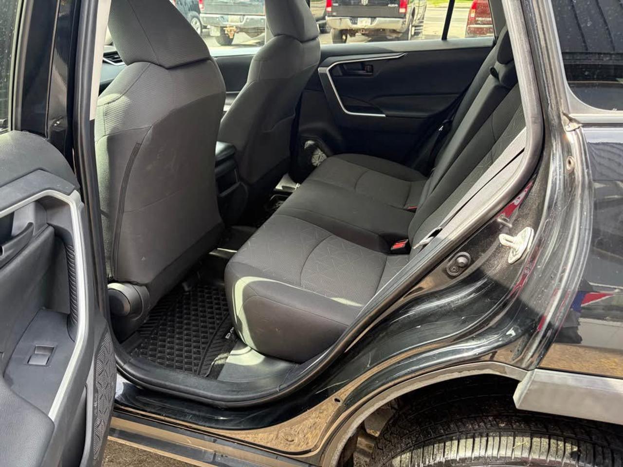 2020 Toyota RAV4 LE - Photo #7