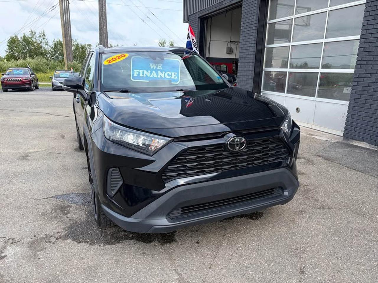 2020 Toyota RAV4 LE Photo