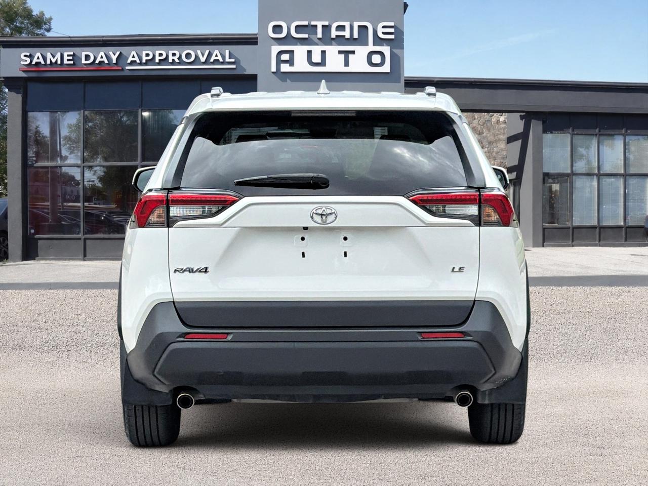 2021 Toyota RAV4 LE FWD Photo