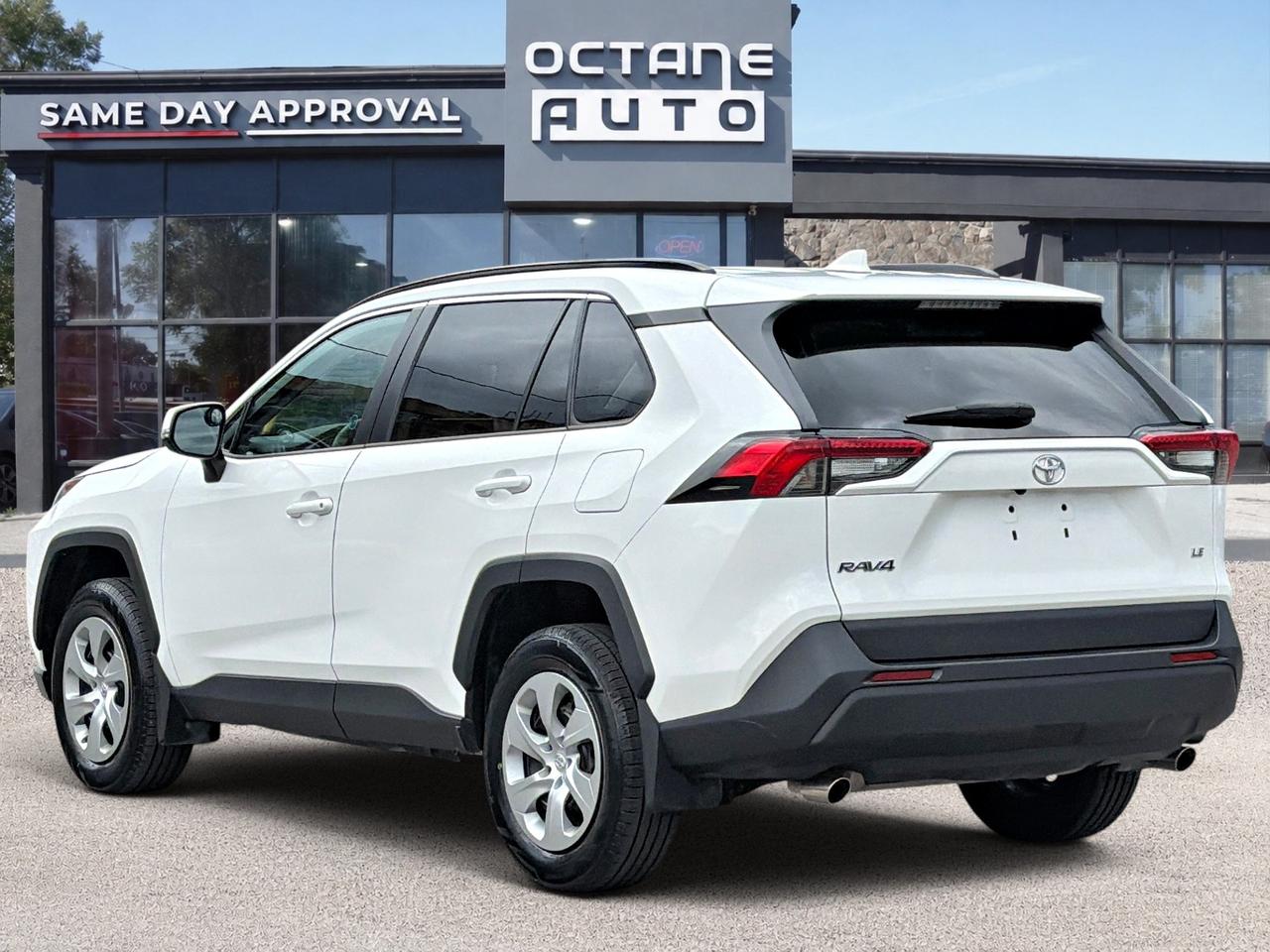 2021 Toyota RAV4 LE FWD Photo