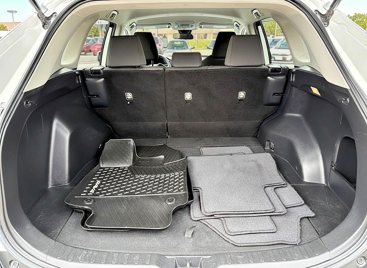 2021 Toyota RAV4 LE FWD Photo