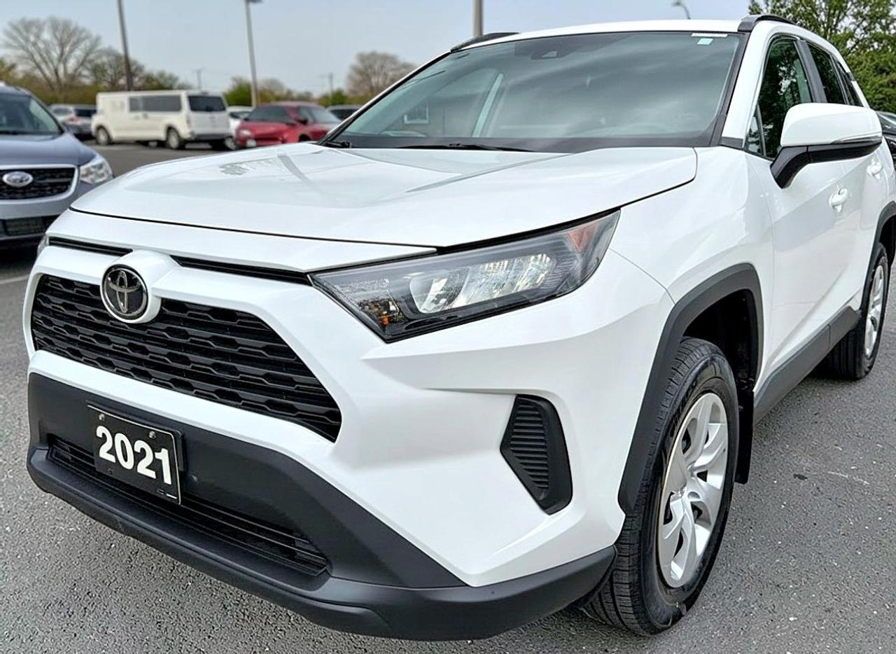 2021 Toyota RAV4 LE FWD Photo