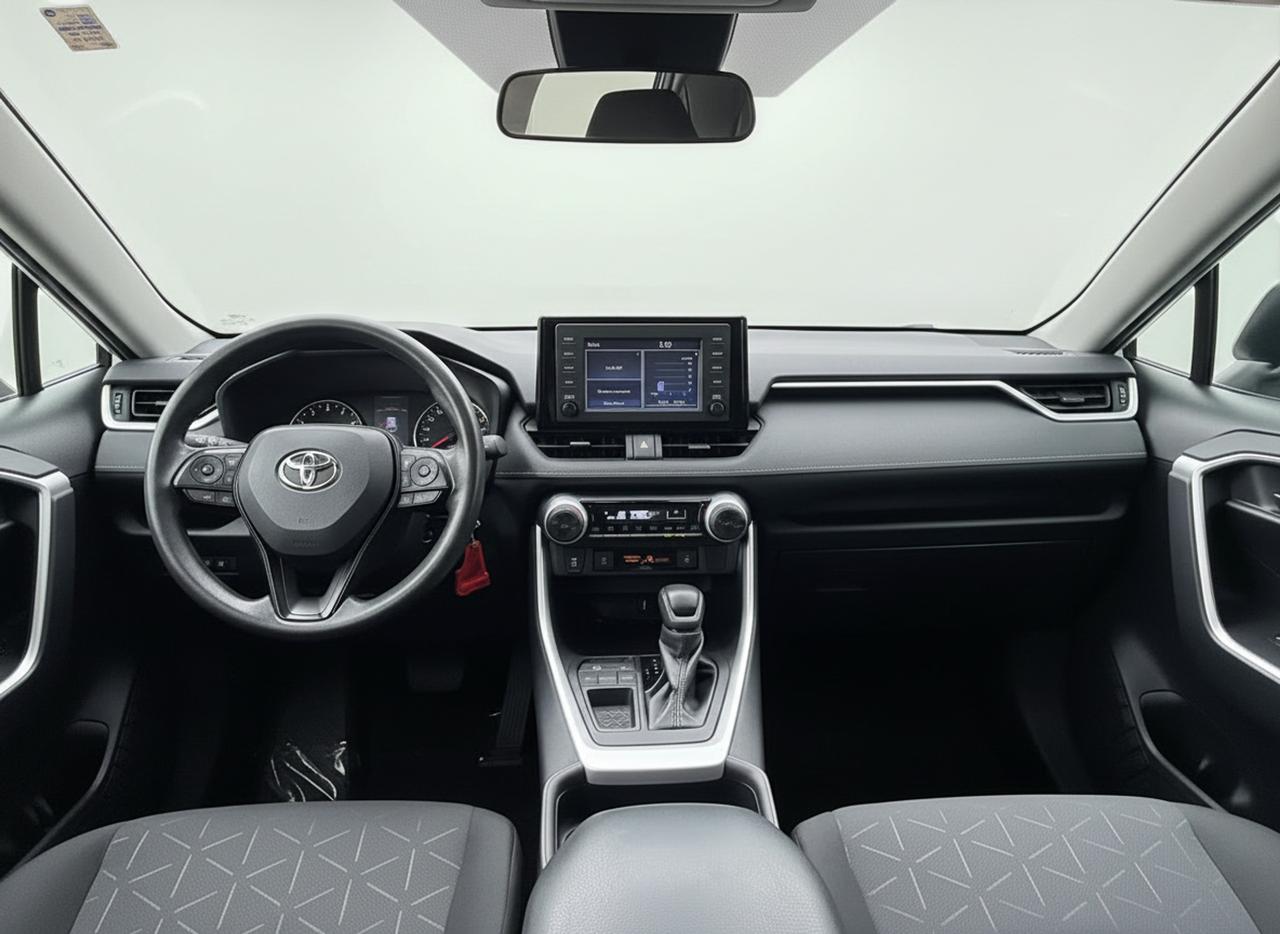 2021 Toyota RAV4 LE FWD Photo