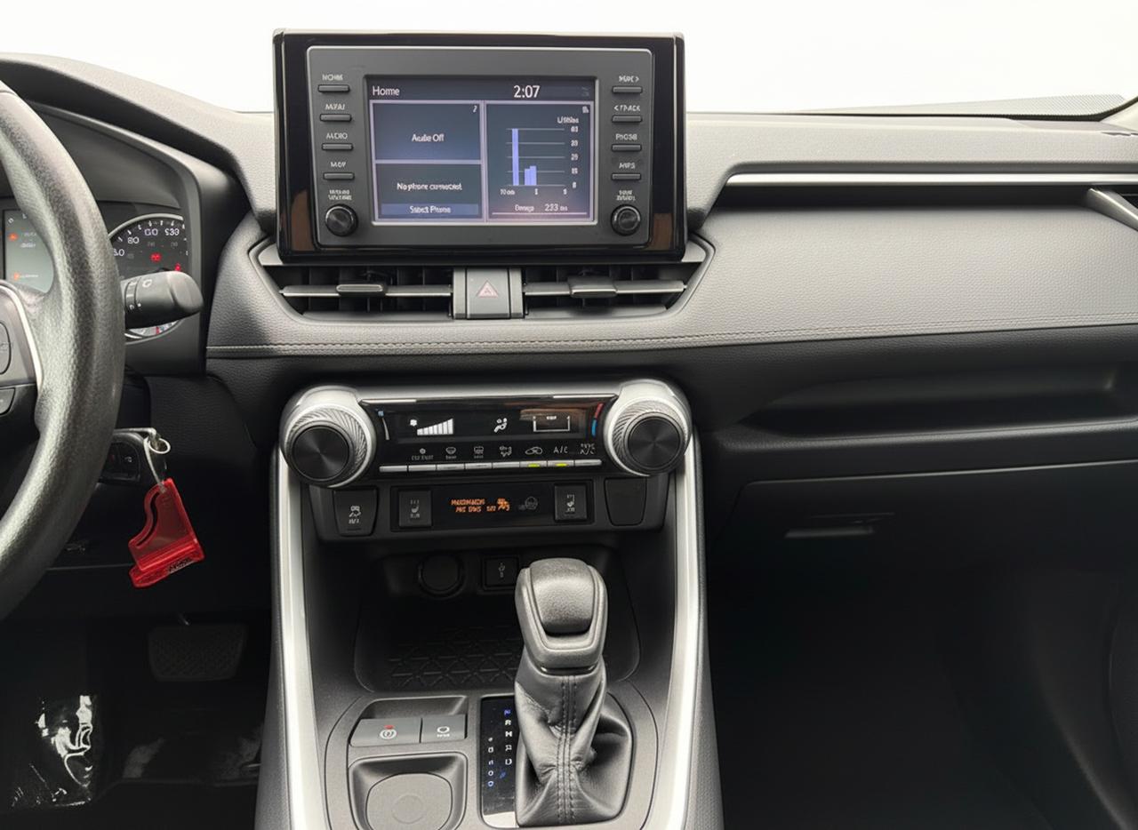2021 Toyota RAV4 LE FWD Photo