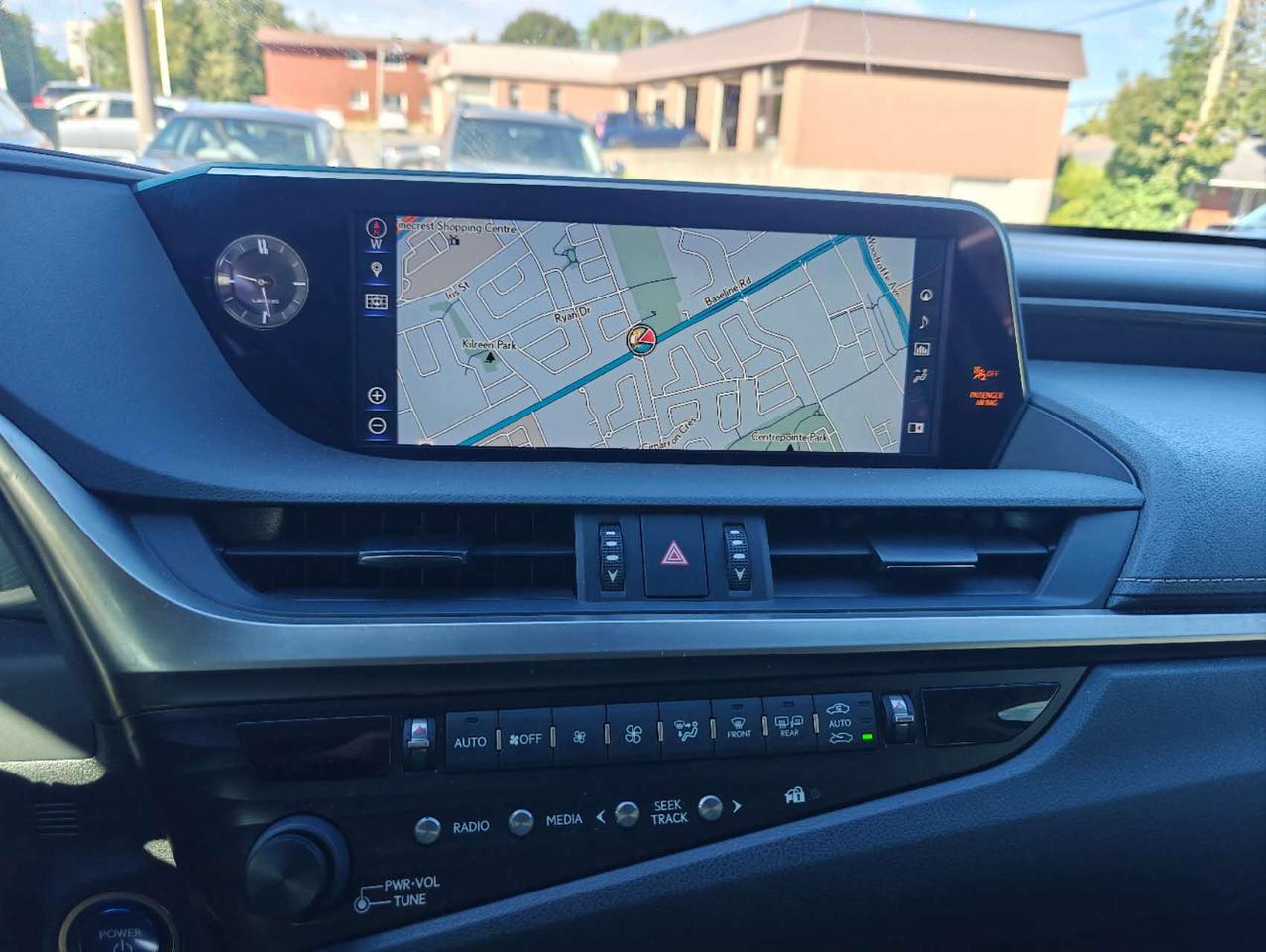 2019 Lexus ES 300h FWD Photo