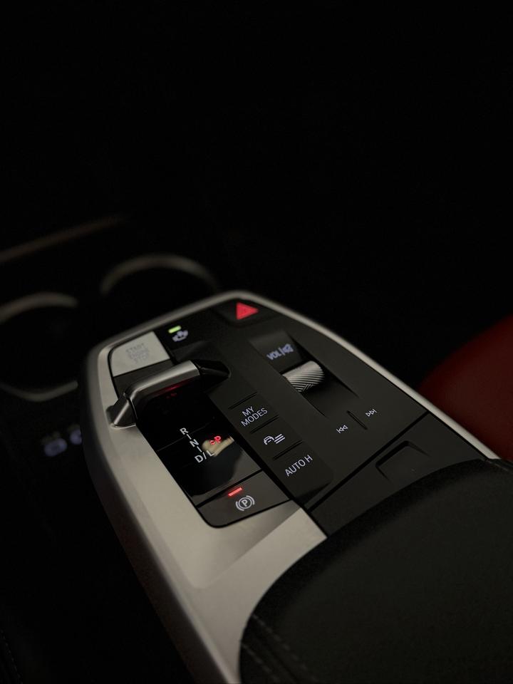 2023 BMW X1 xDrive28i | LEATHER | CARPLAY | PANOROOF Photo
