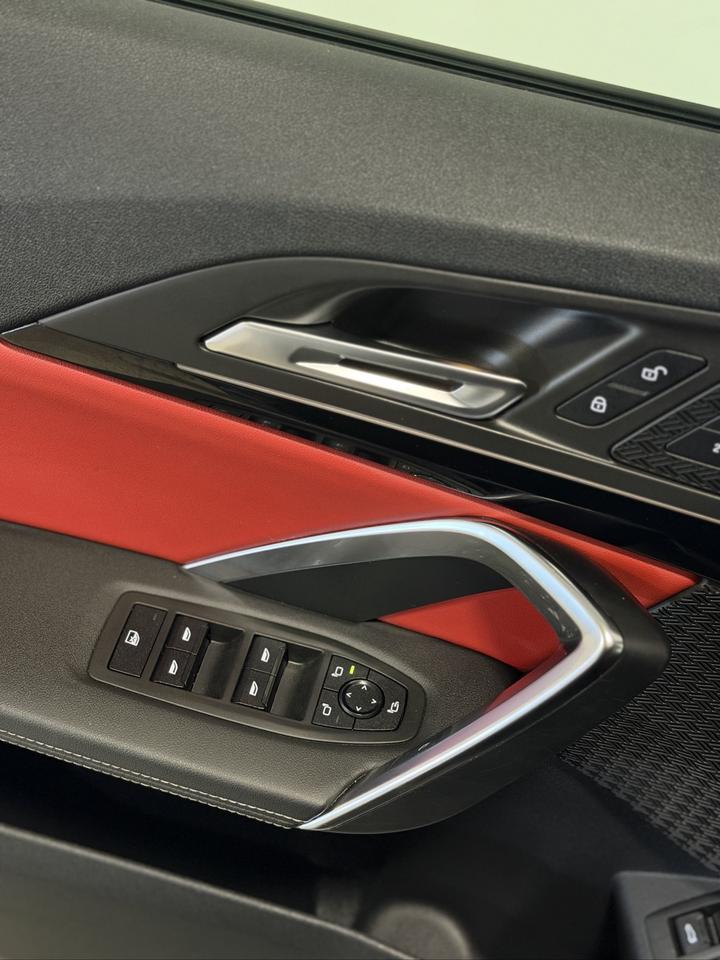 2023 BMW X1 xDrive28i | LEATHER | CARPLAY | PANOROOF Photo