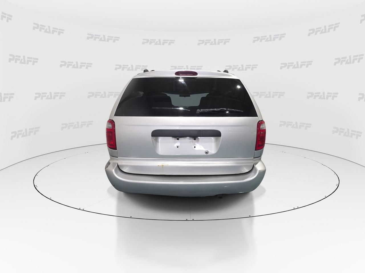 2003 Dodge Caravan SE Photo