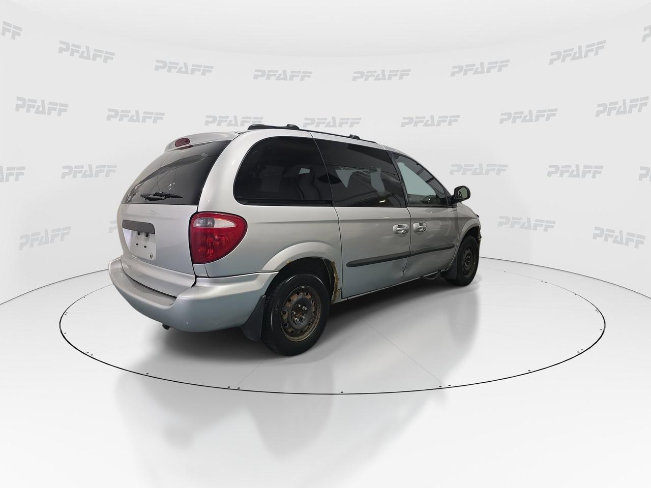 2003 Dodge Caravan SE Photo