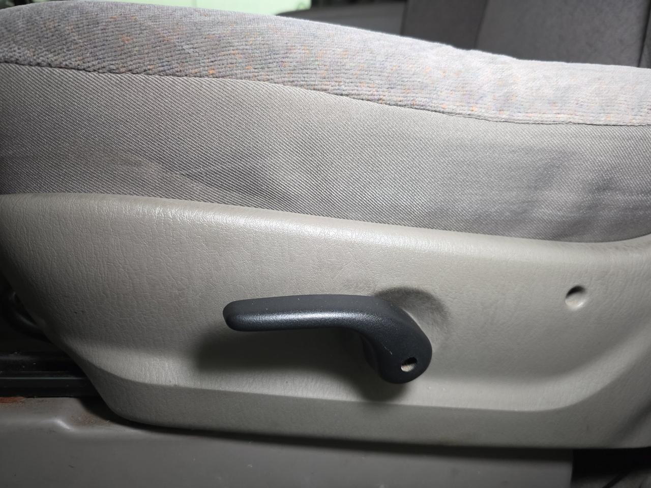 2003 Dodge Caravan SE Photo