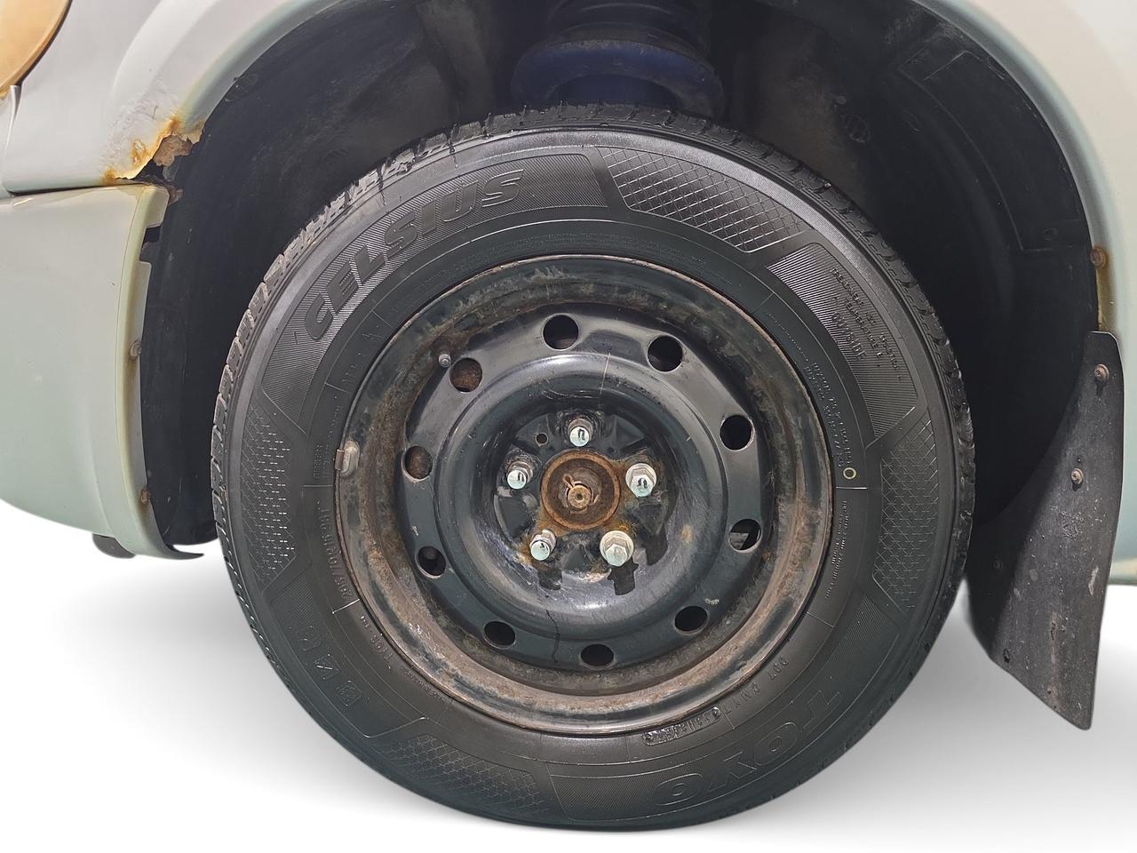 2003 Dodge Caravan SE Photo