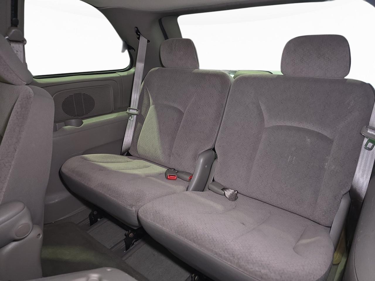 2003 Dodge Caravan SE Photo