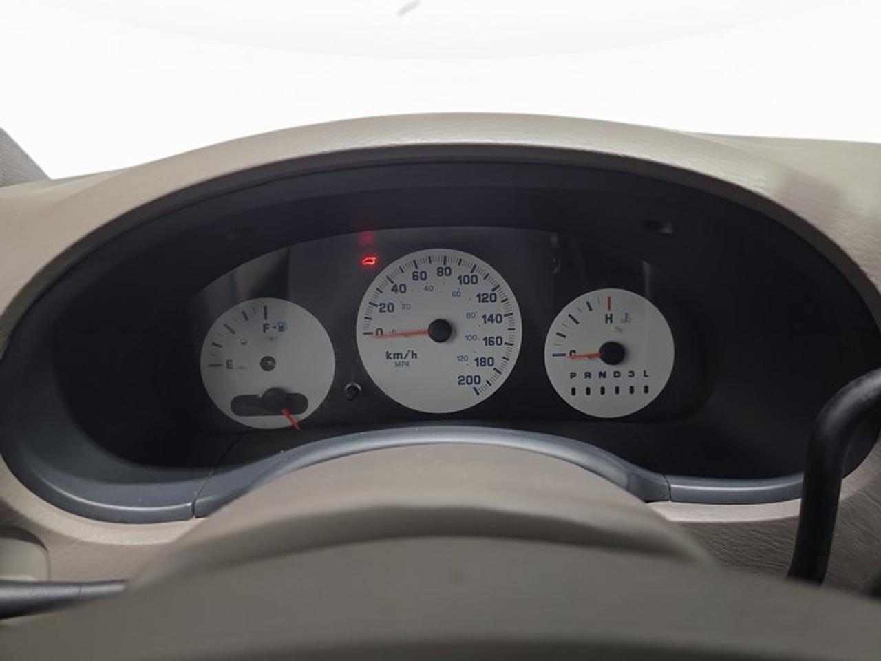 2003 Dodge Caravan SE Photo
