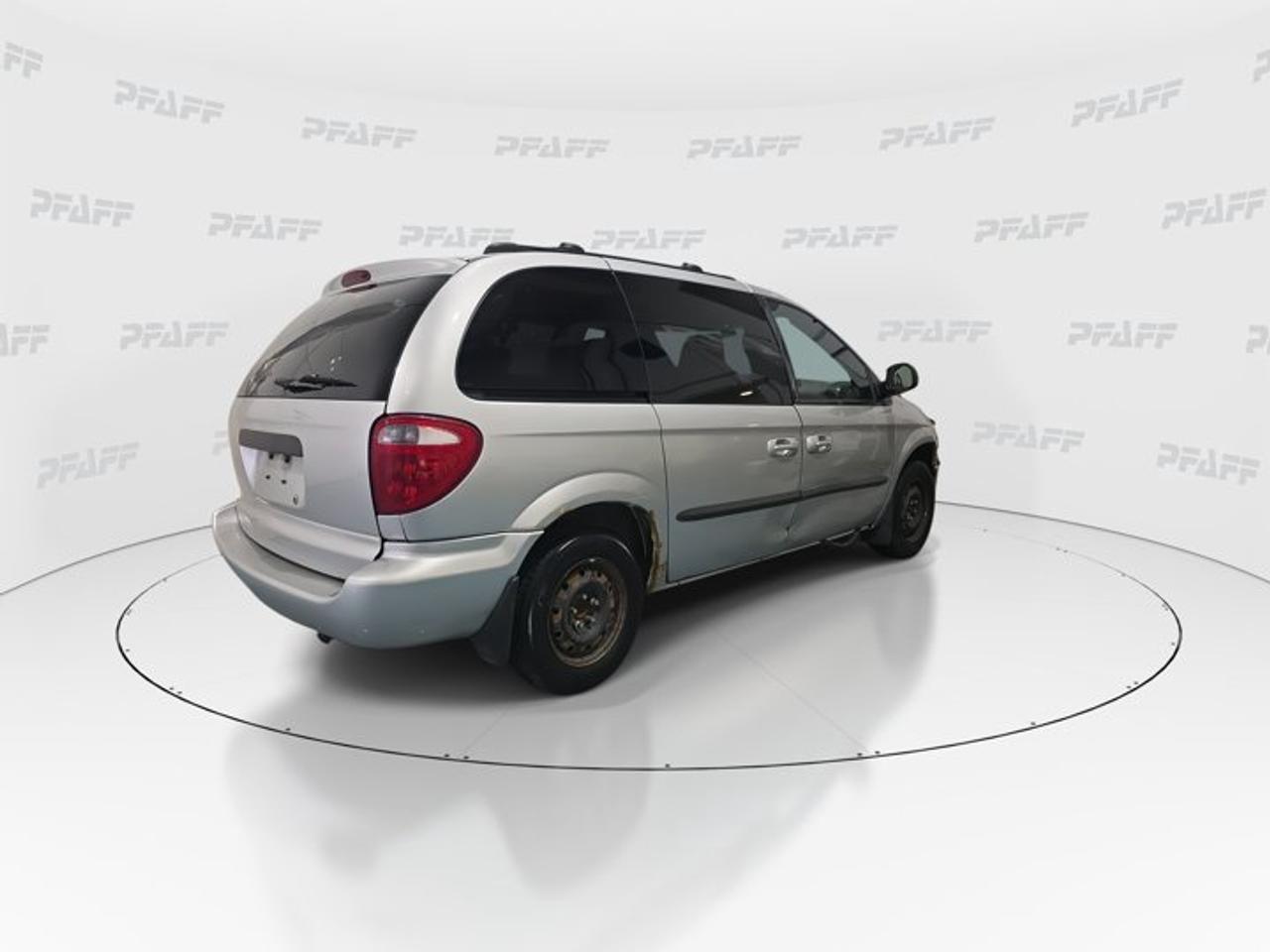 2003 Dodge Caravan SE Photo