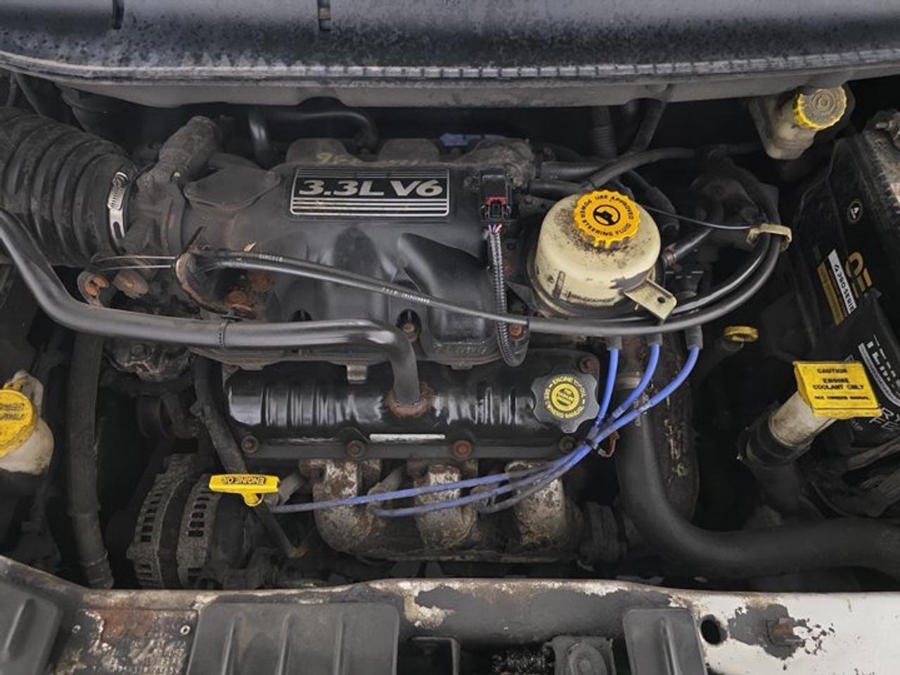 2003 Dodge Caravan SE Photo