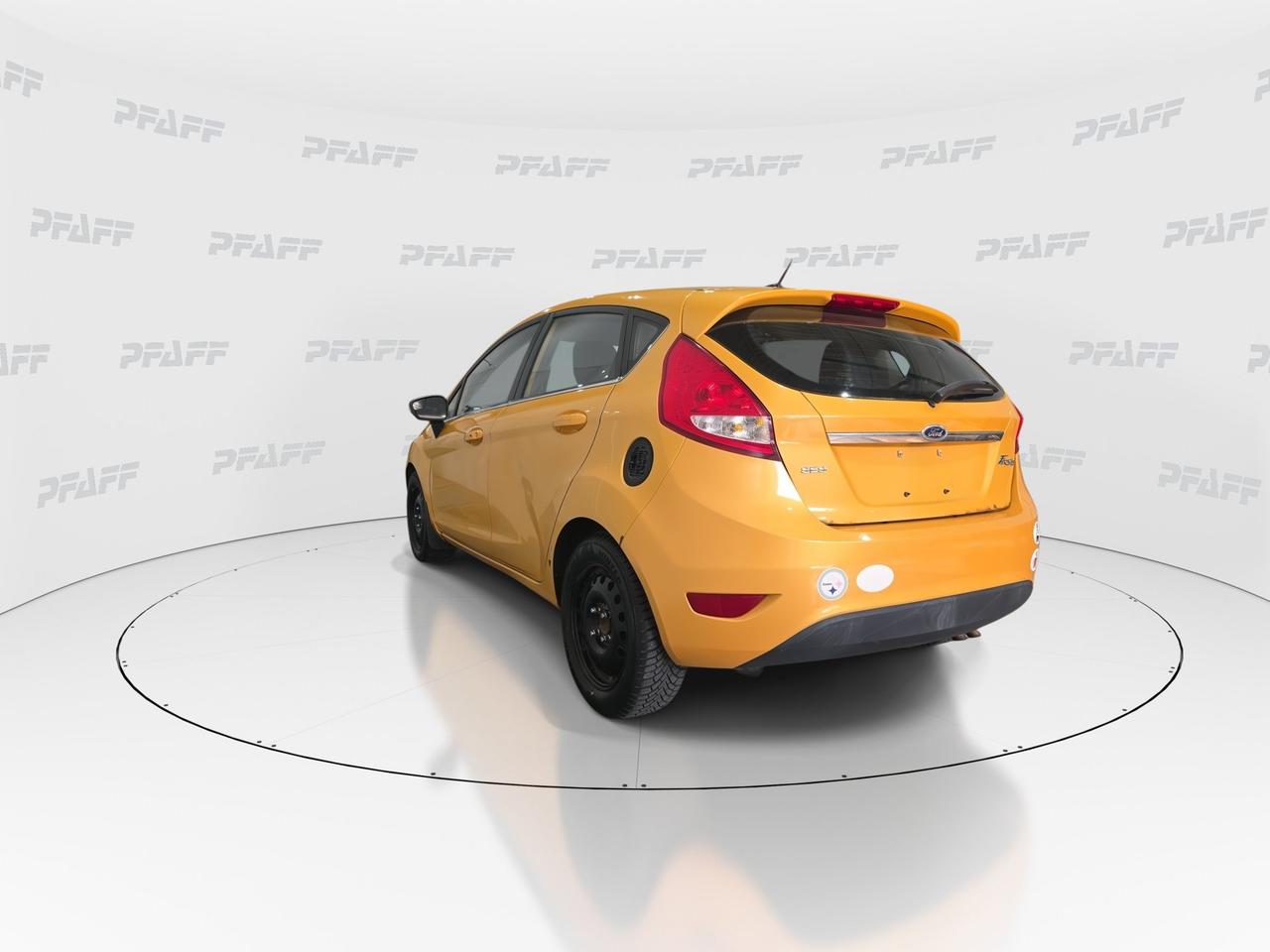 2011 Ford Fiesta SES Photo