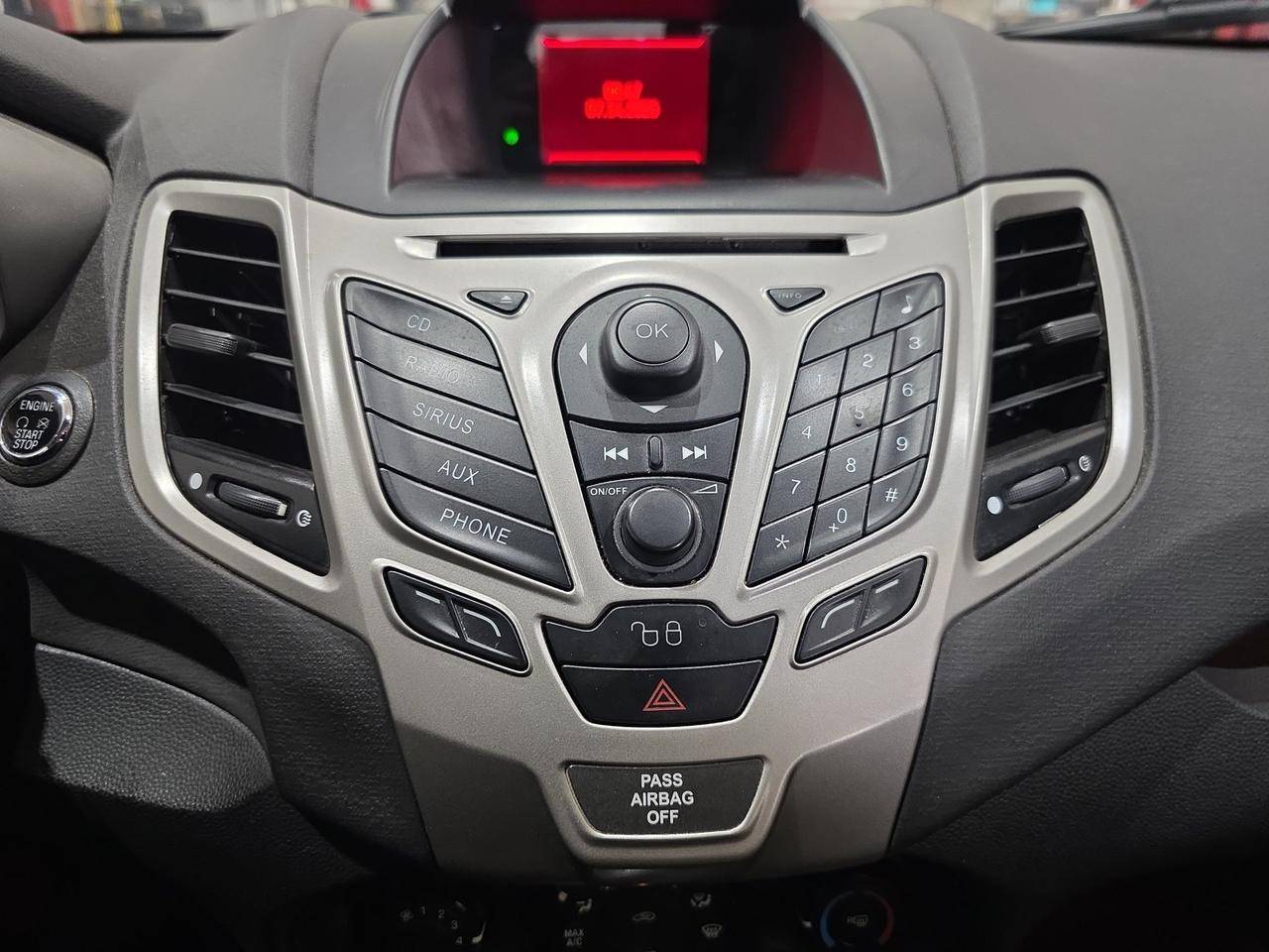 2011 Ford Fiesta SES Photo