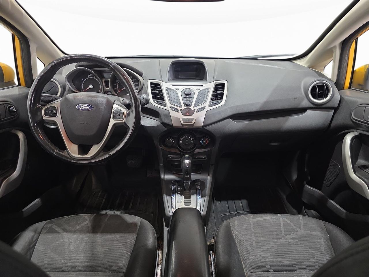2011 Ford Fiesta SES Photo