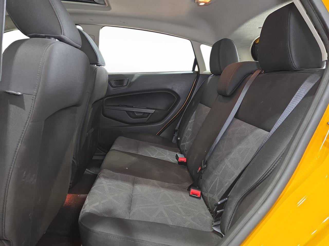 2011 Ford Fiesta SES Photo