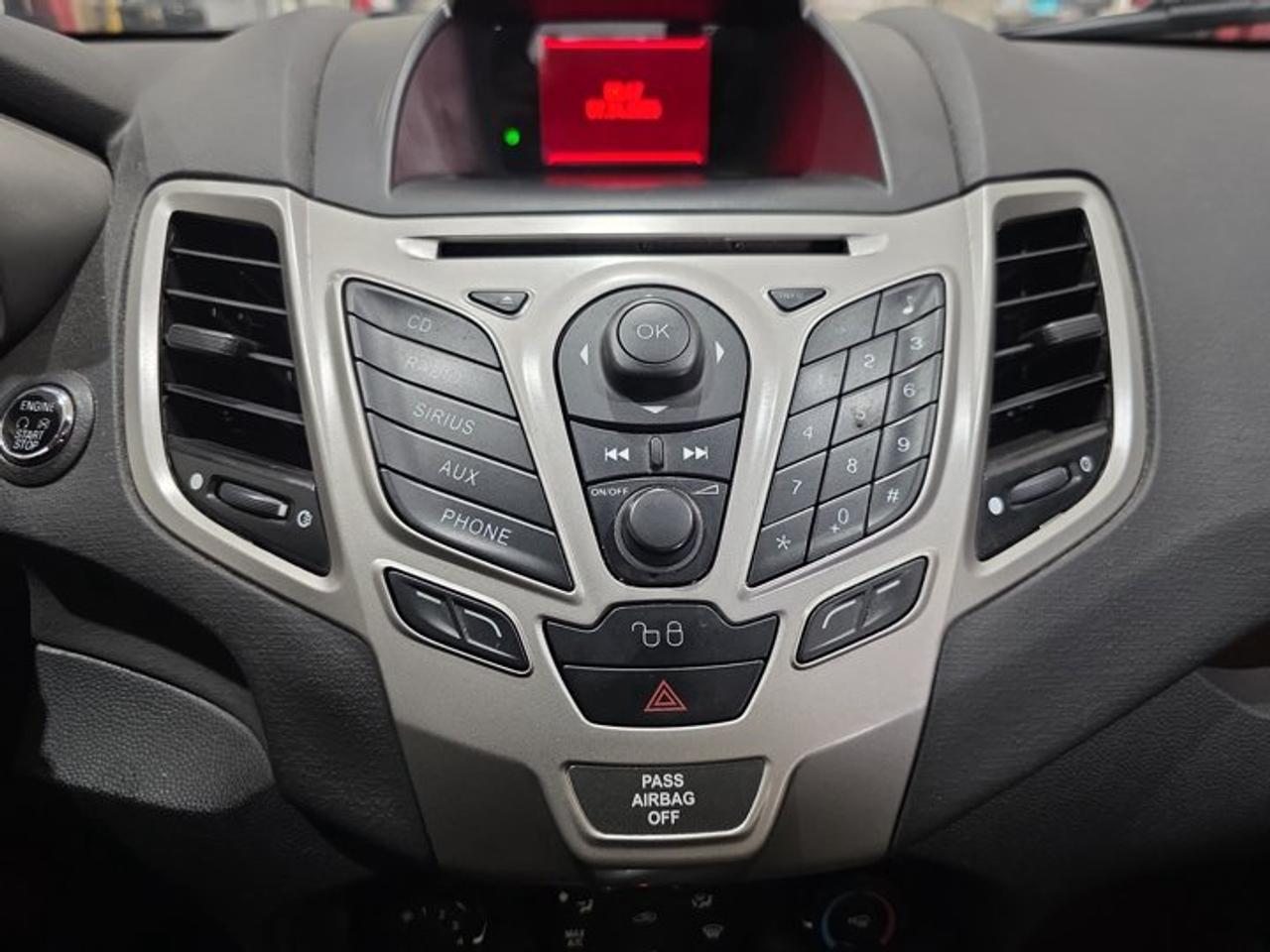 2011 Ford Fiesta SES Photo