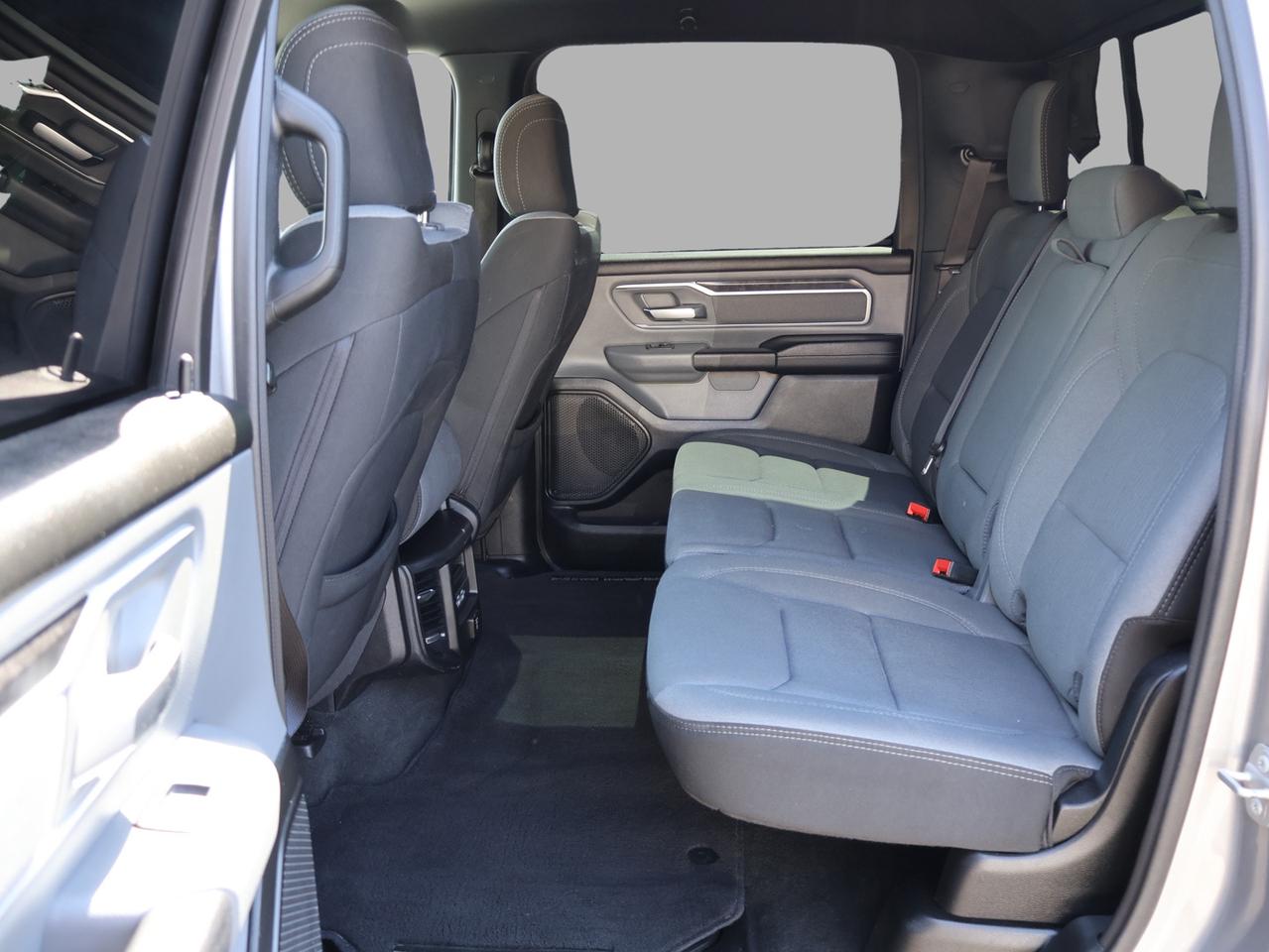 2022 RAM 1500 BIG HORN CREW 4WD CERTIFIED *ACCIDENT FREE*DODGE MAITAIN* CAMERA BLUETOOTH HEATED SEATS CRUISE ALLOYS Photo