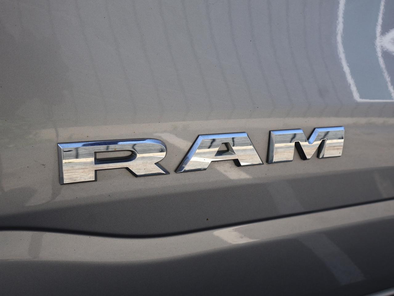 2022 RAM 1500 BIG HORN CREW 4WD CERTIFIED *ACCIDENT FREE*DODGE MAITAIN* CAMERA BLUETOOTH HEATED SEATS CRUISE ALLOYS Photo